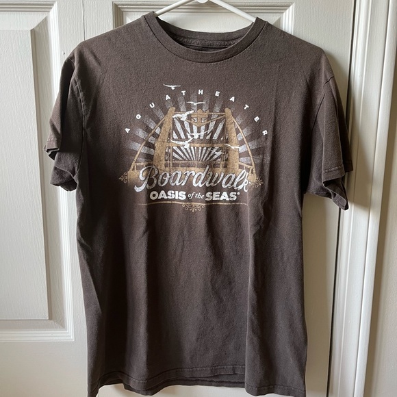 🛳Royal Caribbean t-shirt: - Picture 3 of 7